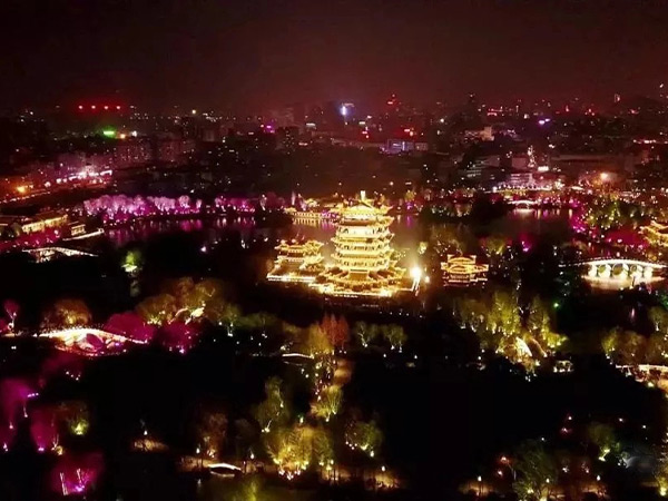 濟(jì)南-一湖一環(huán)（環(huán)城公園）